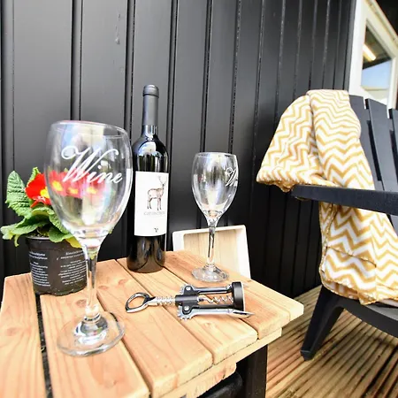 Chalet With Balcony In Veluwe, Cleaning Included *