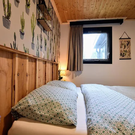 Chalet With Balcony In Veluwe, Cleaning Included *