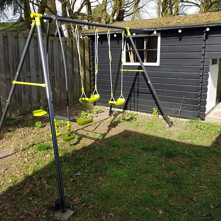With Balcony In Veluwe, Cleaning Included Chalet Garderen
