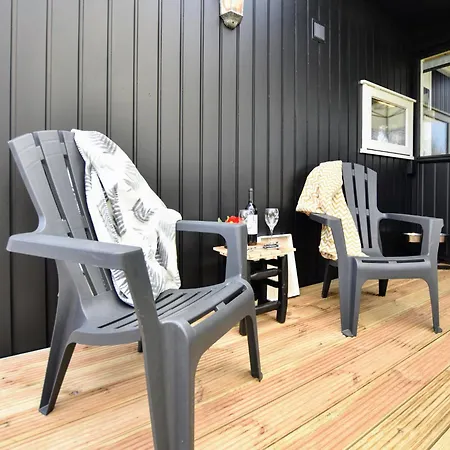 With Balcony In Veluwe, Cleaning Included